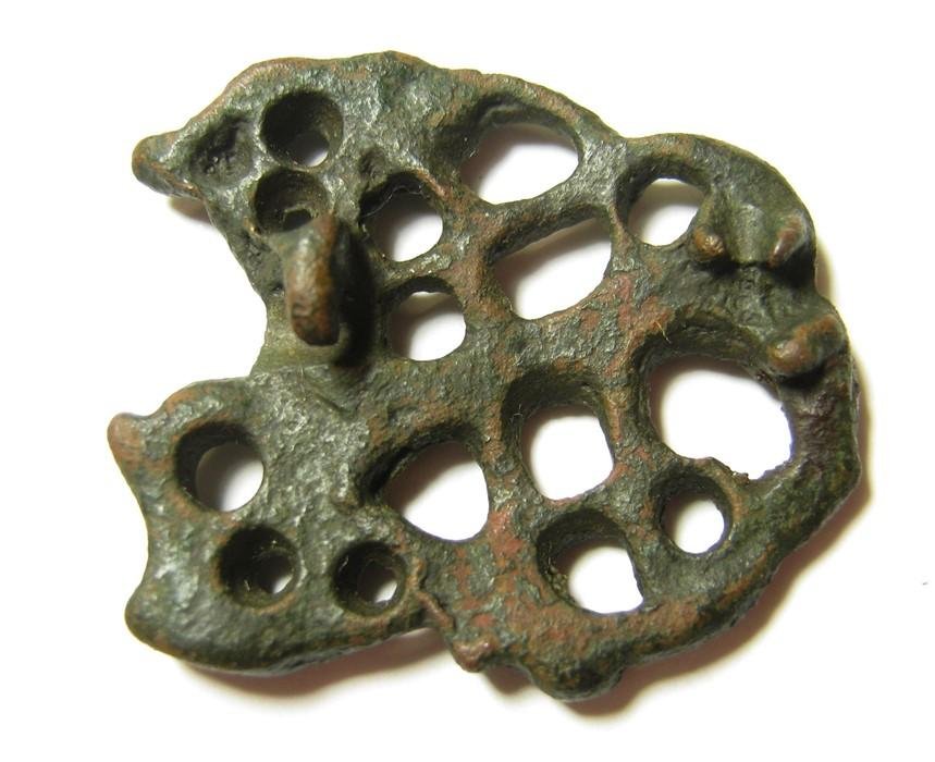 viking brooch in Urnes style